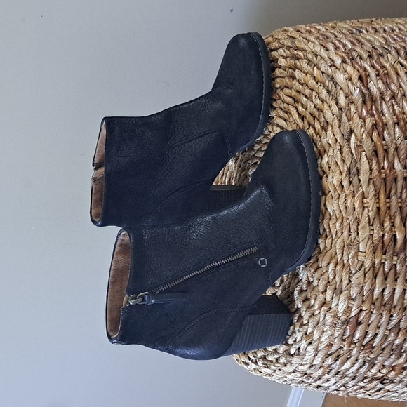 Clarks Womens Indigo Mission Alfa Black Leather Ankle Bootie‎ 3" Heel Zipper S-8 - Picture 1 of 8